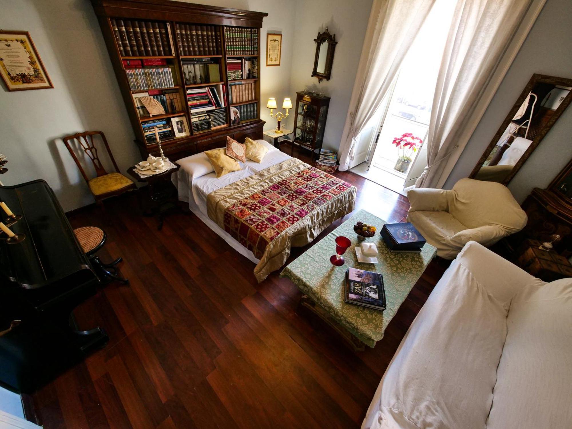 Bed and Breakfast Salotto Sommer à Naples Extérieur photo